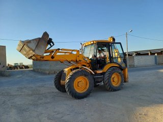 Retroexcavadora JCB 4CX 644681175
