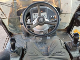 Retroexcavadora JCB 4CX 644681175
