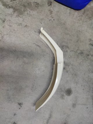 Guardabarros delantero universal blanco