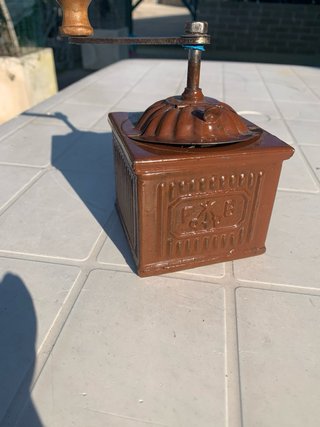 Macinino antico Tre Spade da collezione