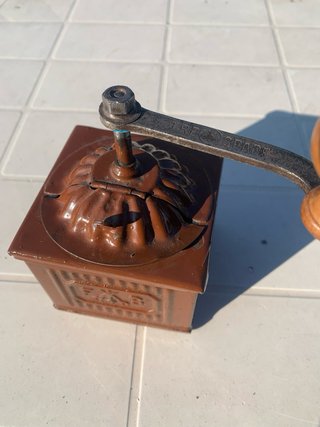 Macinino antico Tre Spade da collezione