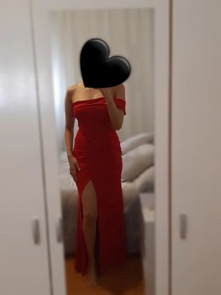 Vestido de fiesta rojo elegante,
