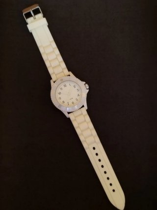 Reloj Estilo Diver Blanco y Plateado