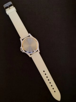 Reloj Estilo Diver Blanco y Plateado