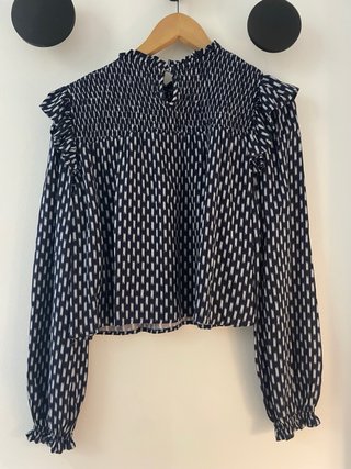 Blusa Mango Teen con volantes y smock