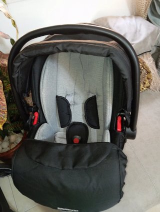 Carro negro,vendo personalmente el pago efectivo