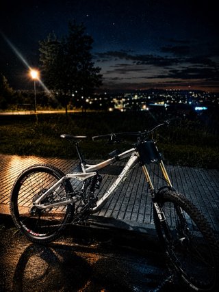 Bici de Descenso Ghost lista
