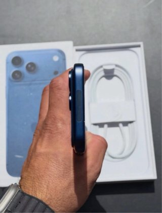 IPHONE 17 PRO MAX BLUE NUEVO