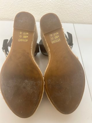 Sandalias Bimba y Lola Cuña Marrón y Negro Talla 3