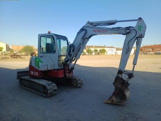 Retroexcavadora Takeuchi TB 153