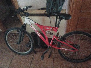Bicicleta de Montaña Roja y Blanca