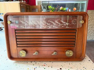 Radio antigua madera