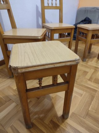 Conjunto Sillas y Taburetes Madera