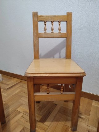 Conjunto Sillas y Taburetes Madera