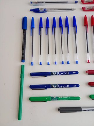 Bolígrafos Bic y Rotuladores Varios