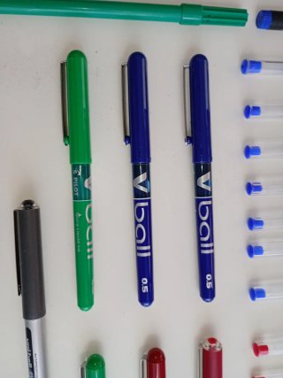 Bolígrafos Bic y Rotuladores Varios
