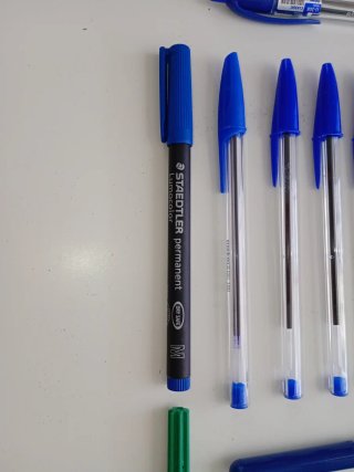Bolígrafos Bic y Rotuladores Varios