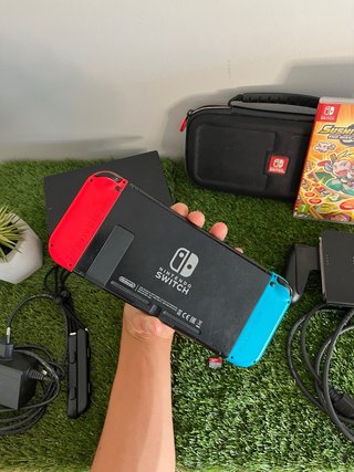 COMO NUEVA | Nintendo Switch V2 + accesorios