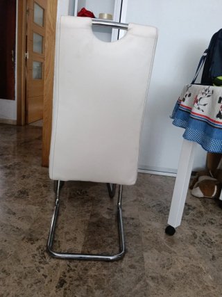 Sillas de salón blancas