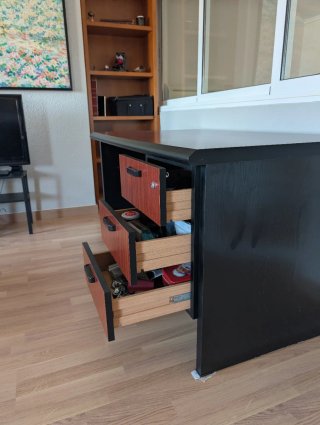 Escritorio madera cerezo y negro