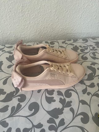 Zapatillas Puma Rosa con Lazos