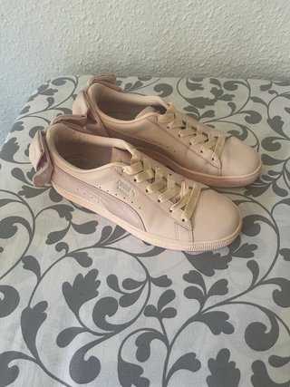 Zapatillas Puma Rosa con Lazos