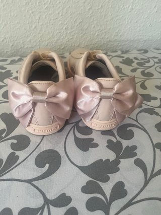 Zapatillas Puma Rosa con Lazos