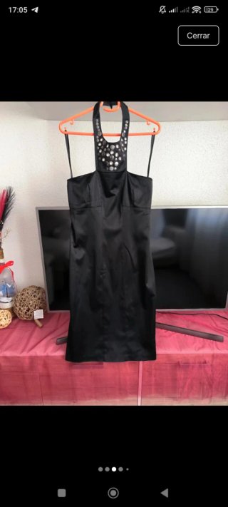 Vestido negro con pedrería