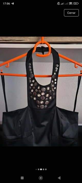 Vestido negro con pedrería