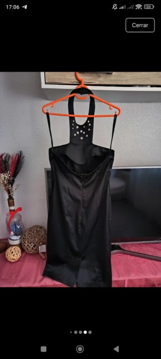 Vestido negro con pedrería