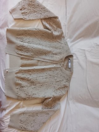 Cardigan Zara Beige Talla XL con top. Sin usar