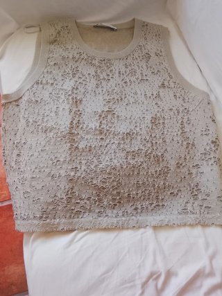 Cardigan Zara Beige Talla XL con top. Sin usar