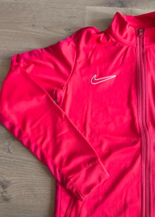 Chaqueta deportiva Nike roja Talla M