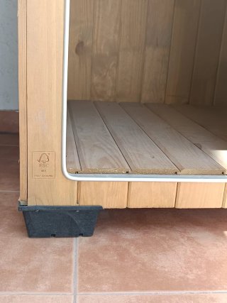 Casa para perros de madera