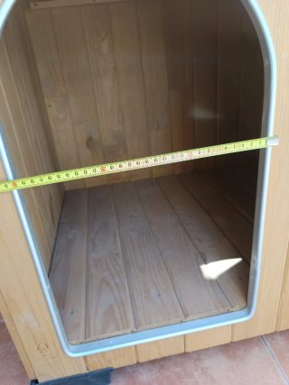 Casa para perros de madera