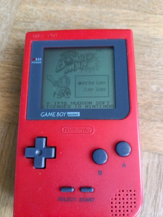 Nintendo Game Boy Pocket + Bomber man