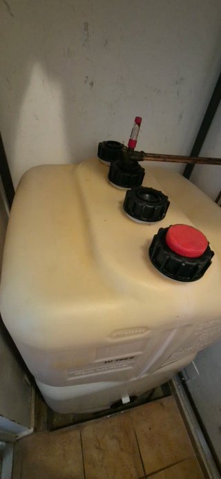 Depósito Gasoil 600L con bandeja metálica