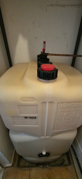 Depósito Gasoil 600L con bandeja metálica