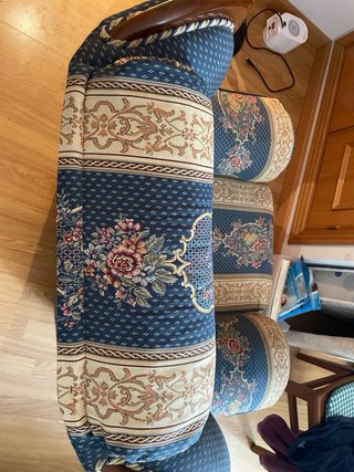 Sillón orejero vintage floral