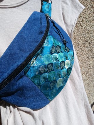 Riñonera denim con seda china bordada
