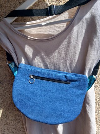 Riñonera denim con seda china bordada