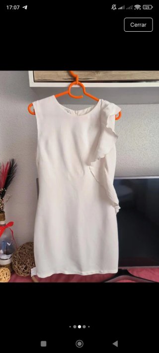 Vestido blanco con volantes