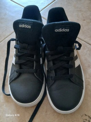 Zapatillas unisex Adidas Talla 36, se han usado 2