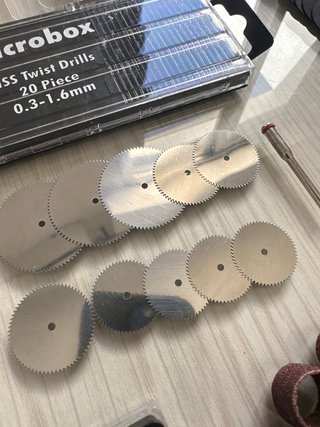 Dremel con mas de 135 accesorios