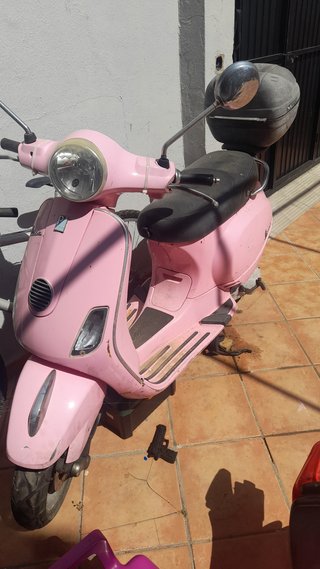 Vespa 50cc Rosa