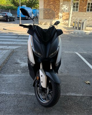 Yamaha Xmax 400 ABS