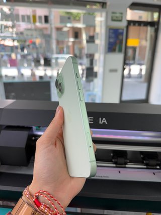IPHONE 15 128GB COMO NUEVO