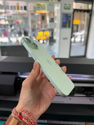 IPHONE 15 128GB COMO NUEVO