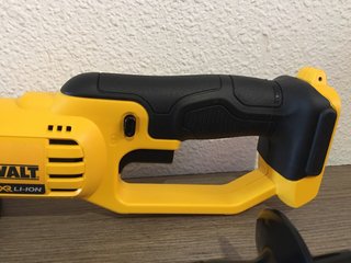 Amoladora Angular DeWalt DC411