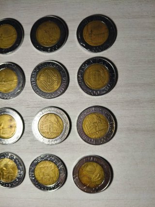 Lotto 12 monete 500 Lire bimetalliche vari anni